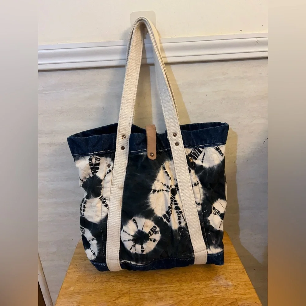 Hyena indigo tie-dye (shibori) pattern on canvas leather strap closure